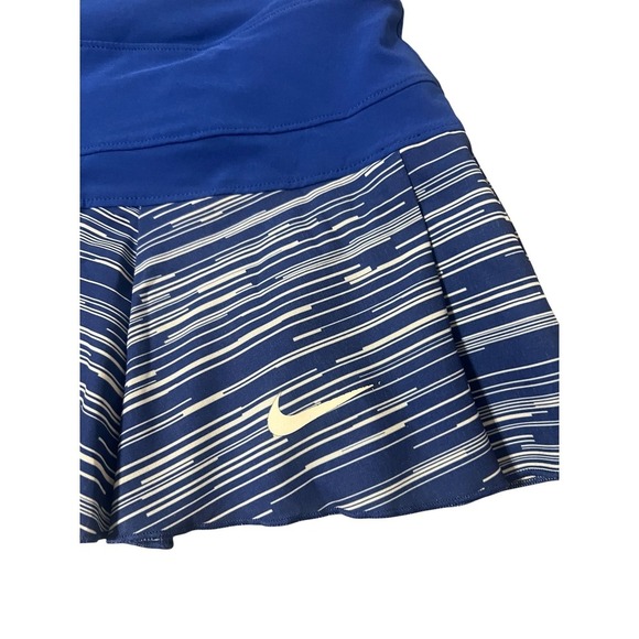 Nike Women's Golf Skort Blue White Striped Pleated Athletic Activewear Size M - Picture 3 of 6